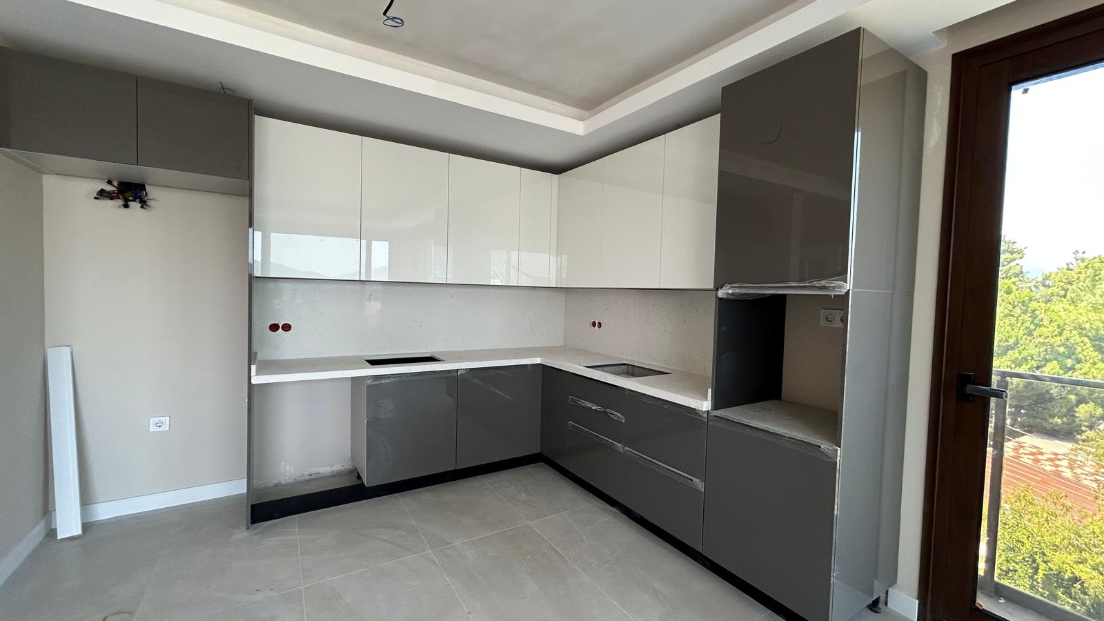 MARMARİS SİTELER BÖLGESİNDE FUL DENİZ MANZARALI 3+1 DÜZ DAİRELER